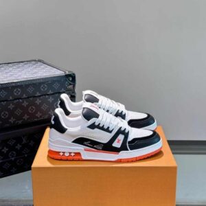 [국내배송]루이비통 트레이너 스니커즈 신상