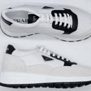 [국내배송]프라다 스웨이드 남성 스니커즈.