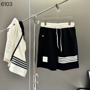 [국내배송]톰브라운 허리 배색 포인트 4bar 반바지