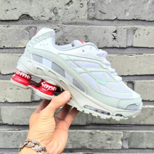 [국내배송]나이키 X 슈프림 샥스 화이트