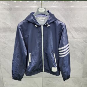 [국내배송]톰브라운 립스탑 메쉬 사선완장 바람막이 자켓입고 젠급