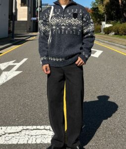 [국내배송]노비스 눈꽃 노르딕 반집업 니트