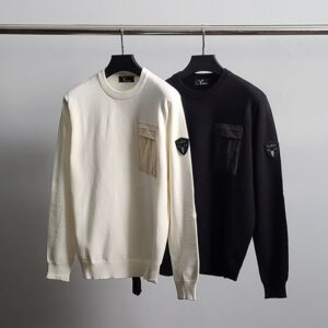 [국내배송]노비스 로고와펜 포켓 캐시미어 니트